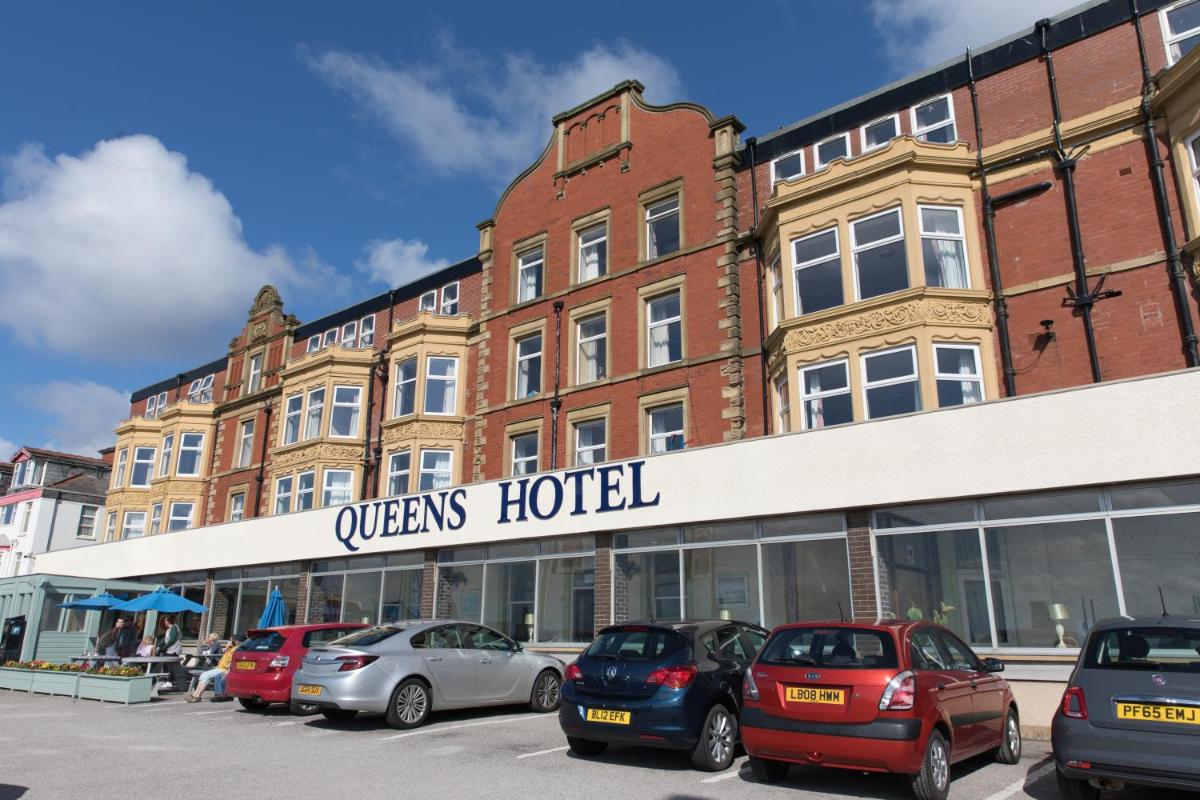 Queens Hotel - Housity