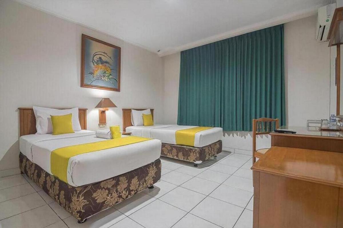 Hotel Yehezkiel Surapati Mitra RedDoorz - Housity