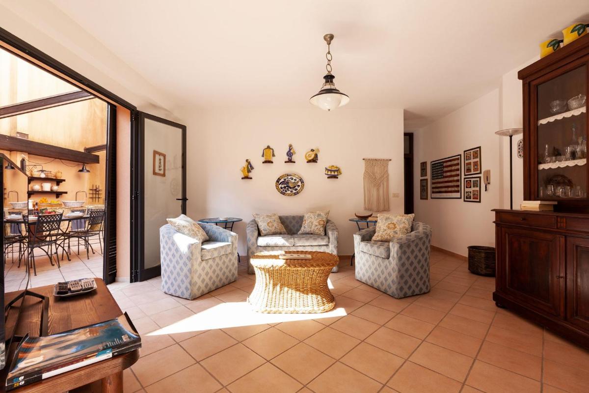 Casa sulla spiaggia di Torre Orso posti auto m222 - Housity