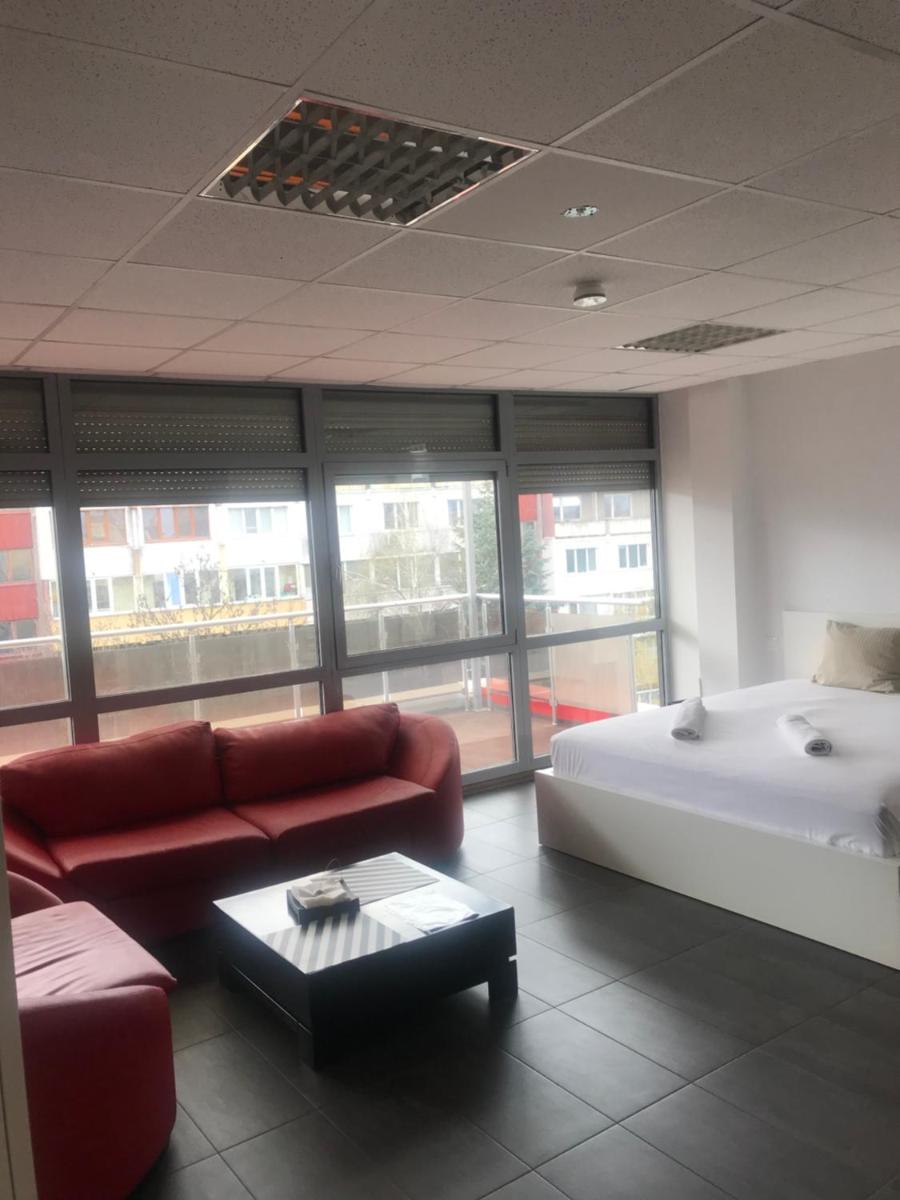 Suitetrails - Self-Check Apartment Lilia 5 next to 24 hours food and drink shop and free parking area