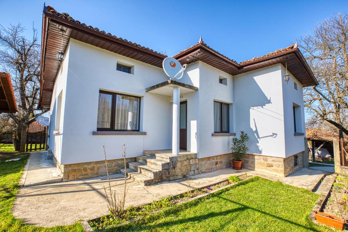 Suitetrails - Guest House Stoyanovata Kashta - Стояновата къща