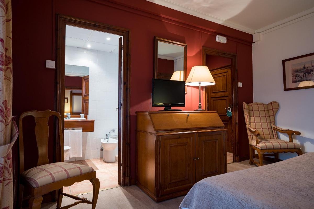 Hotel Sant Bernat - Housity