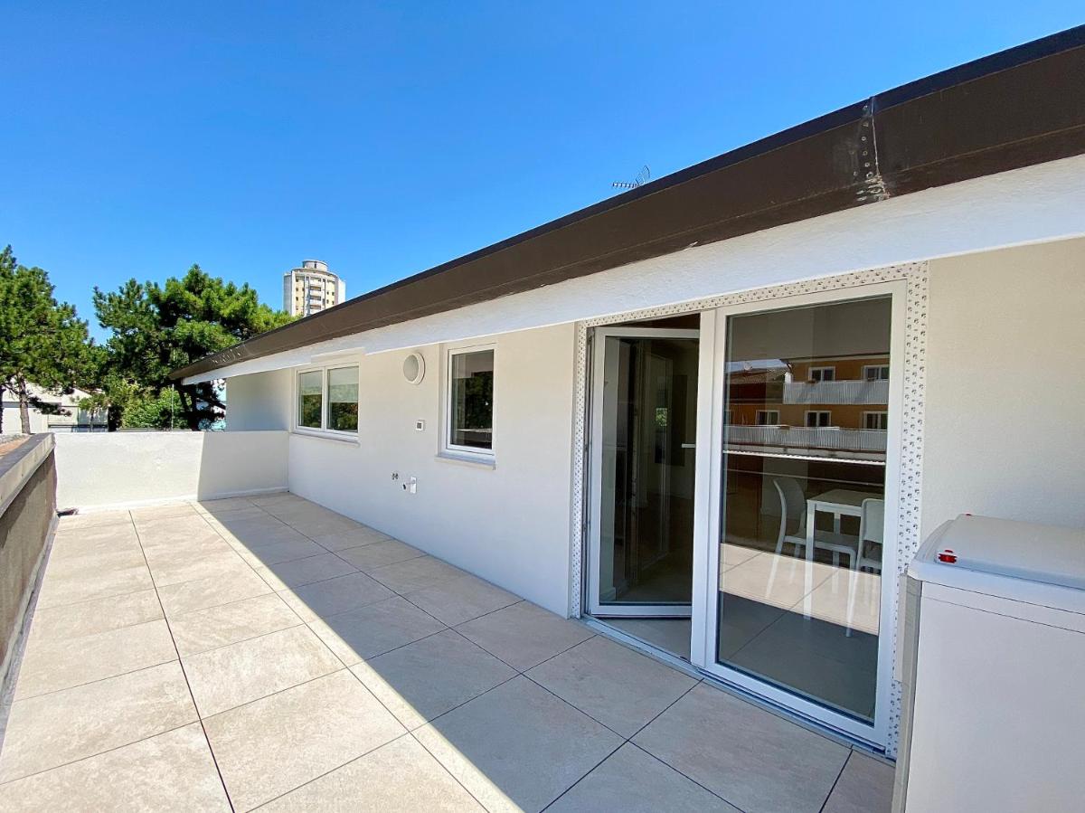 EM Apartments - Housity