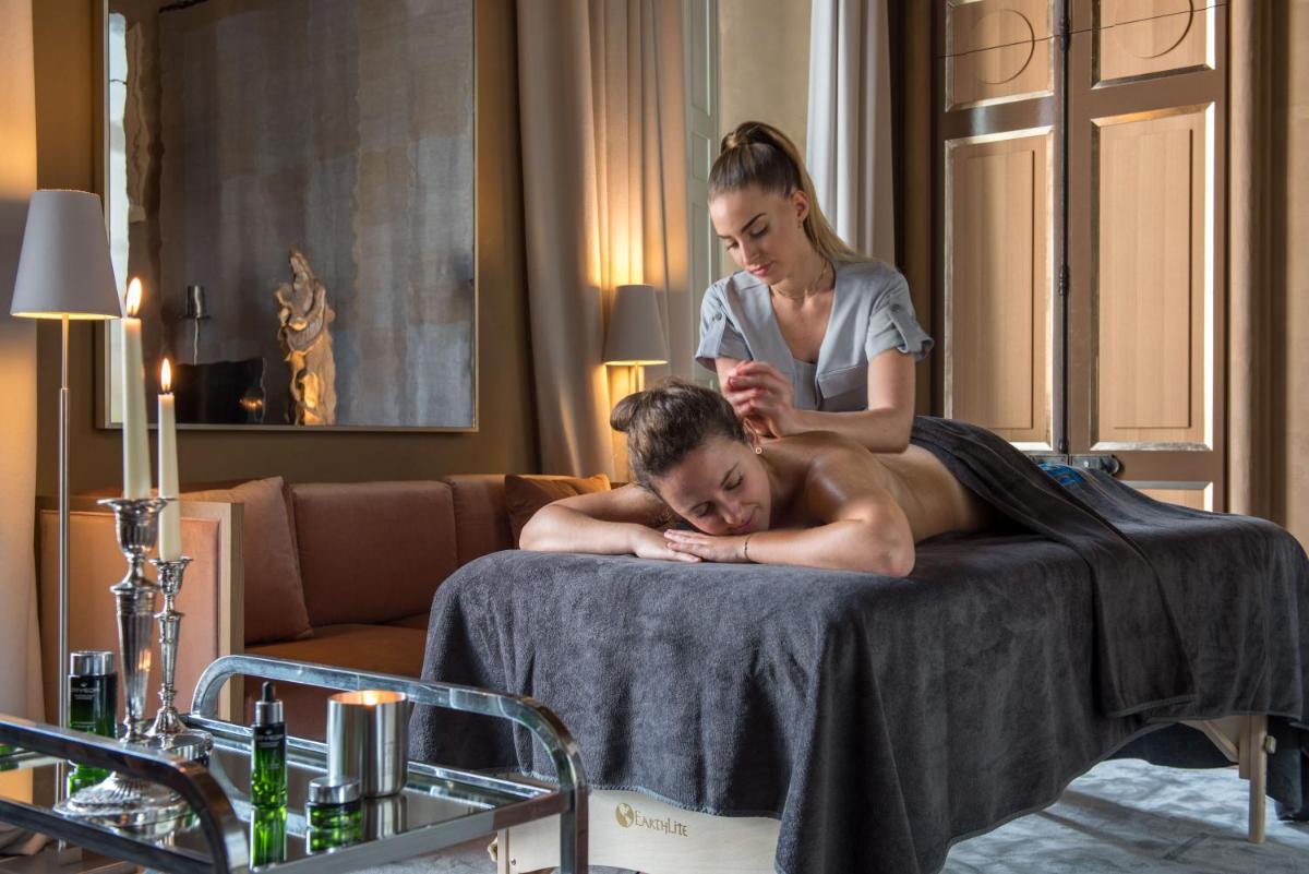 Clients de l'établissement Cour des Vosges - Evok Collection
