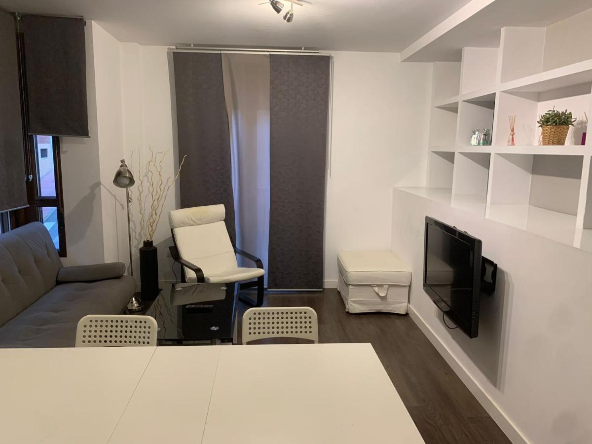 Hotel Santiago - Housity