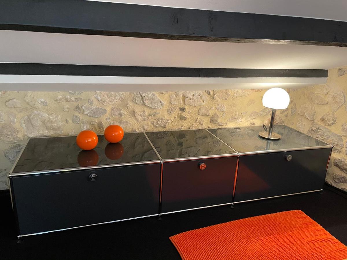 Paradis de Provence, Maison Orange - Housity