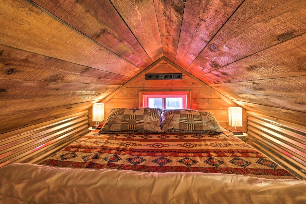 Work, Play and Get Away Cabin Near Higgins Lake! - Housity