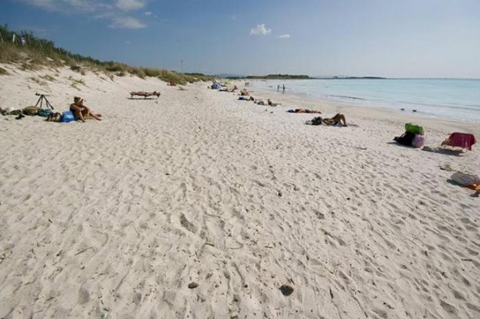 Sole...Mare...e...Spiaggie Bianche! - Housity