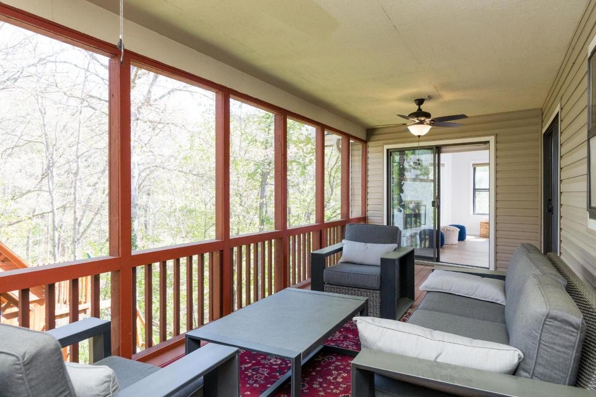 The Hollerview - Your Family and Group Friendly OZ Trails Home Base - Housity