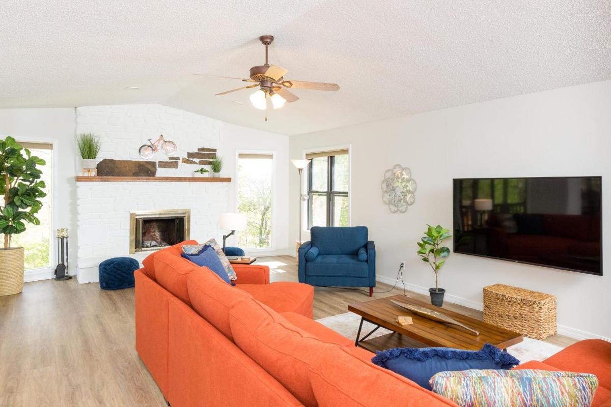 The Hollerview - Your Family and Group Friendly OZ Trails Home Base - Housity