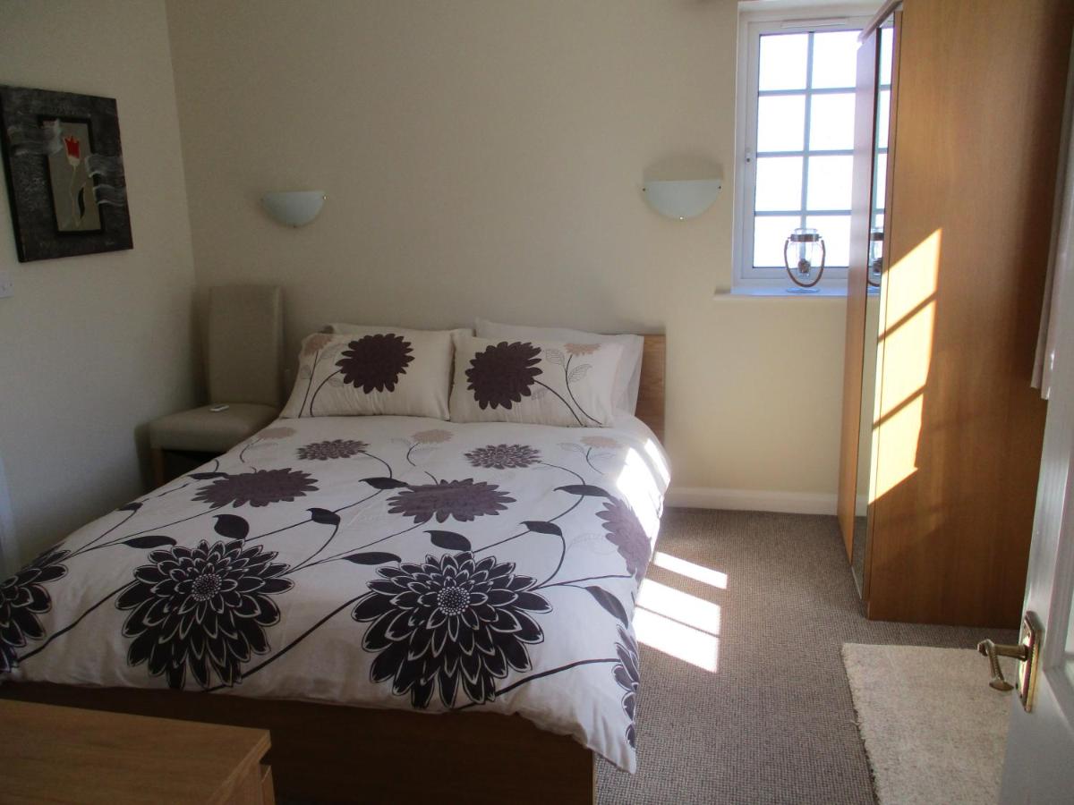 Midsummer Cottage - Housity