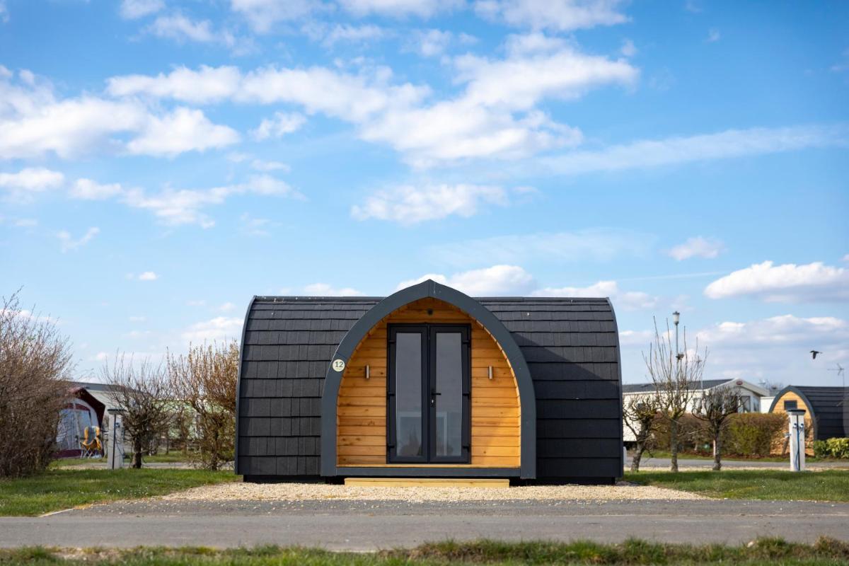 Camping Pods, Dovercourt Holiday Park - Housity