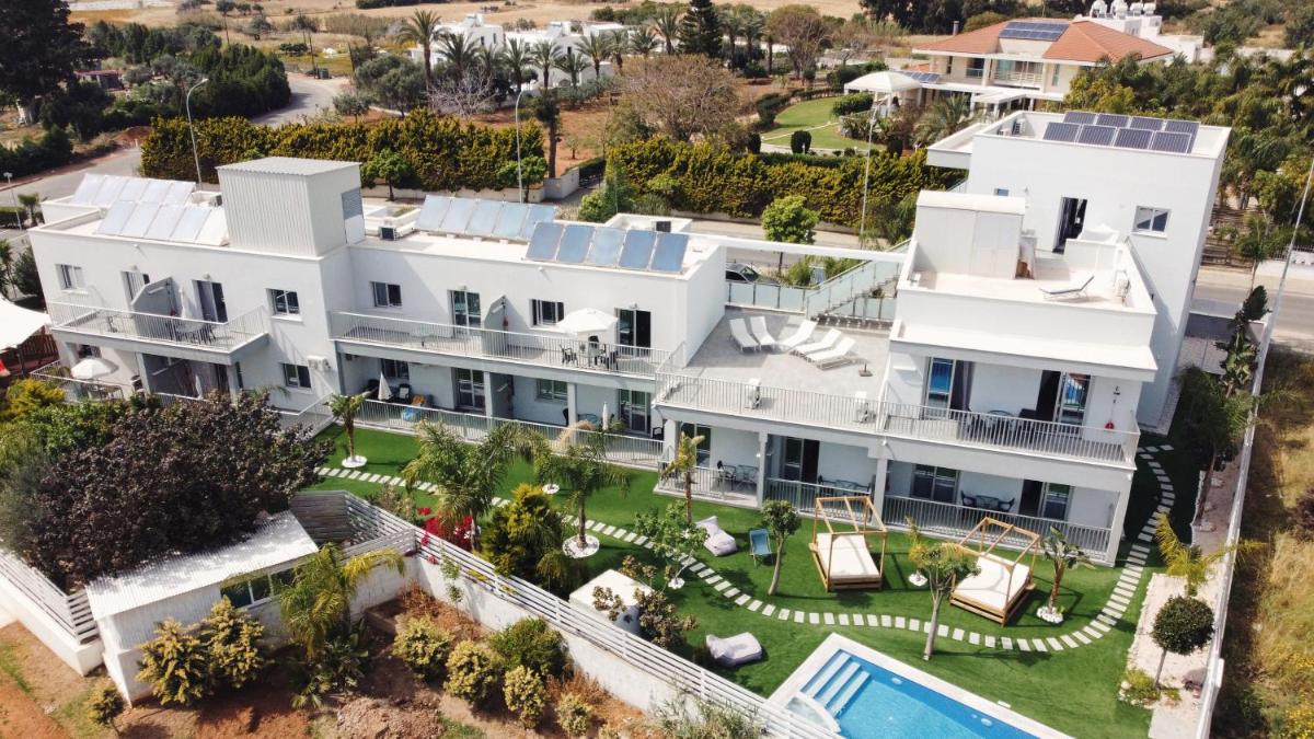 Silver Sea Holiday Apartments - Housity