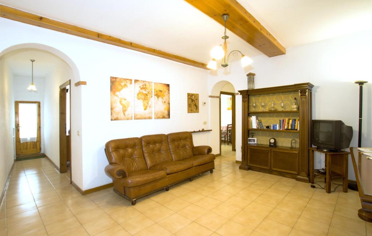 Cheap Apartment in The Old Village - Housity