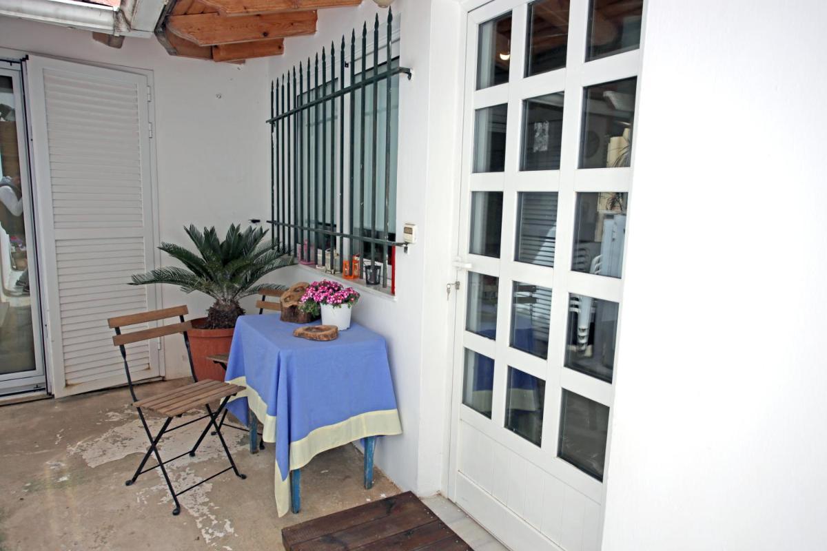 House near the Athens Airport, Spata. - Housity