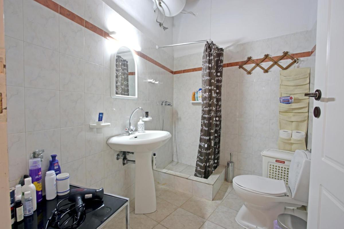 House near the Athens Airport, Spata. - Housity