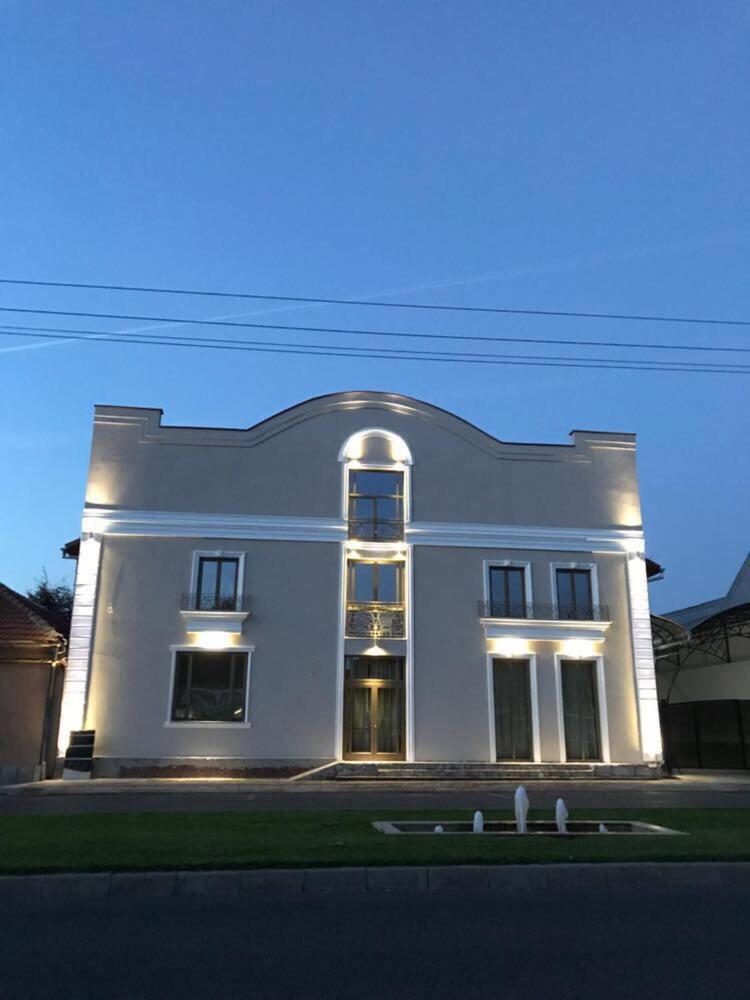 Regal Ballroom - Housity