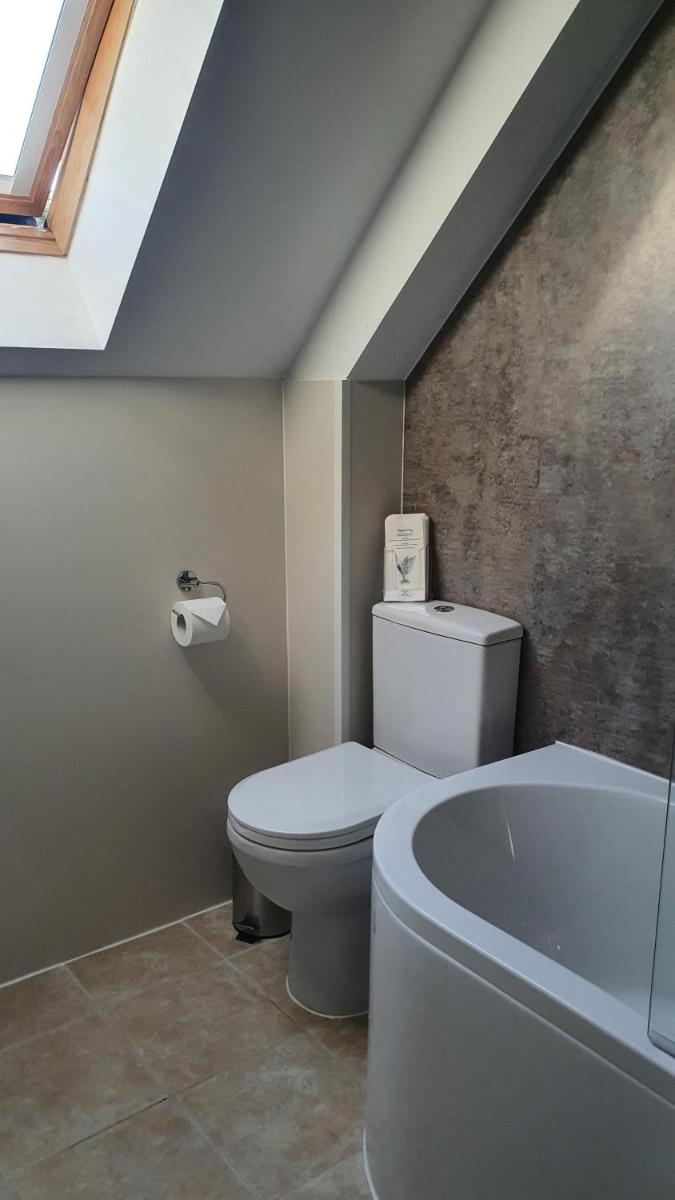 Liongate House - Housity