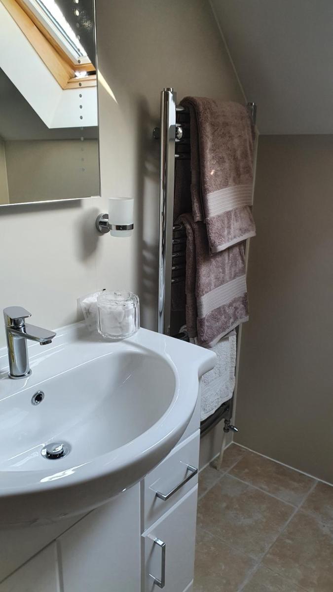 Liongate House - Housity
