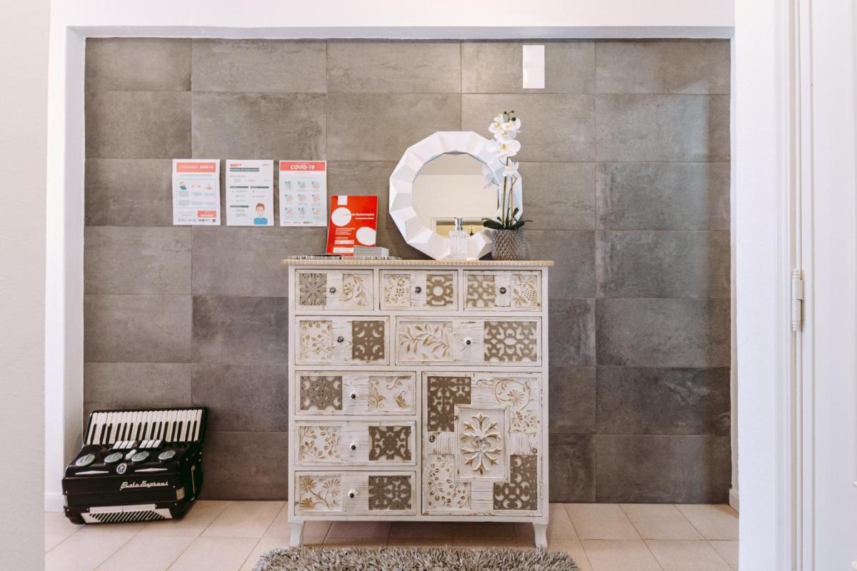 Gucci House - Santa Cruz - Housity