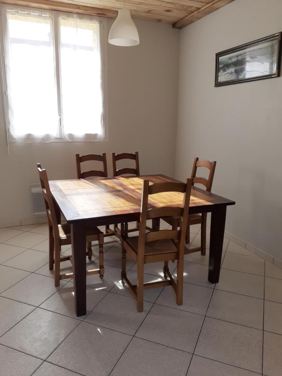 Emeraude - Pause - Housity