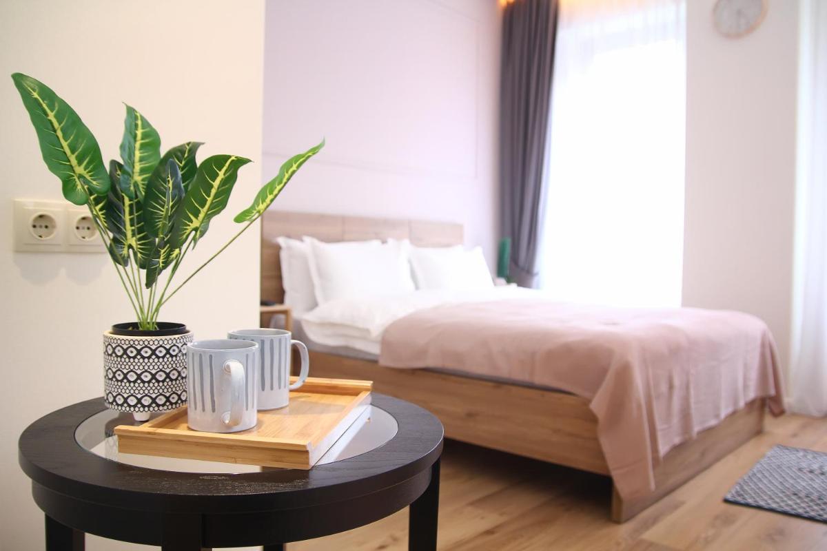 Suitetrails - Parilament on Rustaveli 4 rooms