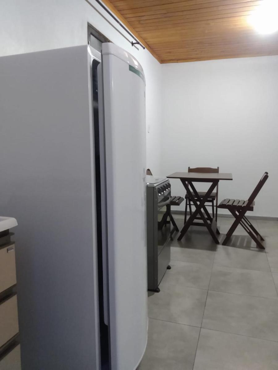 Pousada ideal -casa 3 nos fundos - Housity