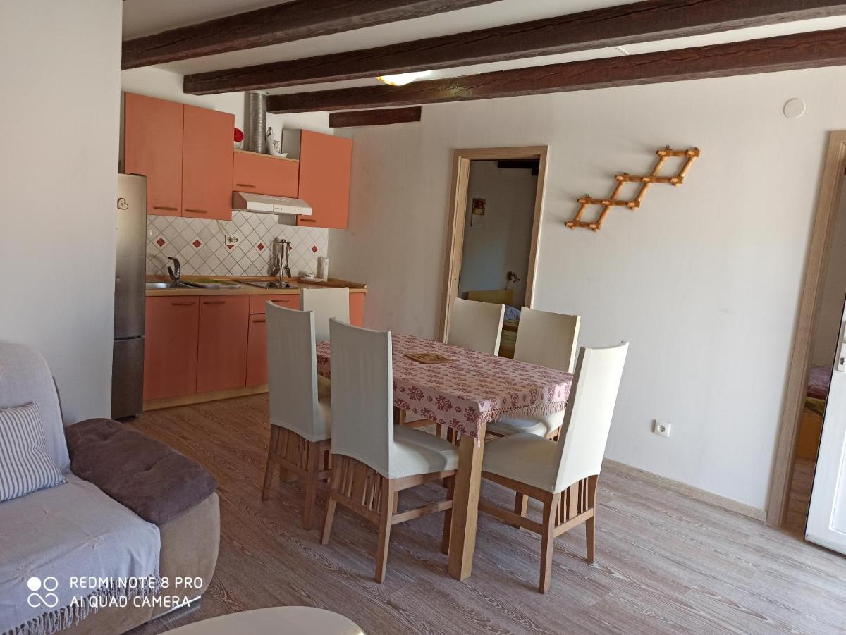 Apartments Ani - Housity
