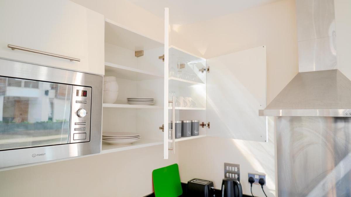Comfy Spacious Apartment in Canary Wharf - Housity