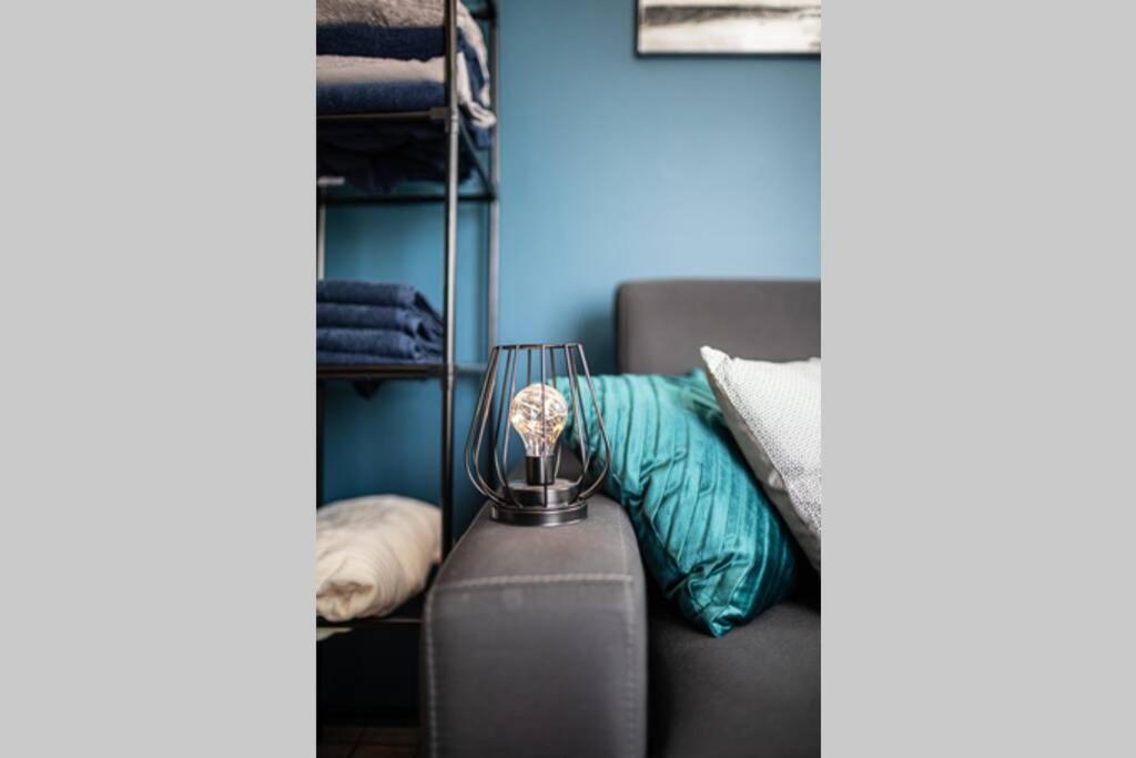STUDIO COSY AU PIED DE LA GARE GENOPOLE EVRY - Housity