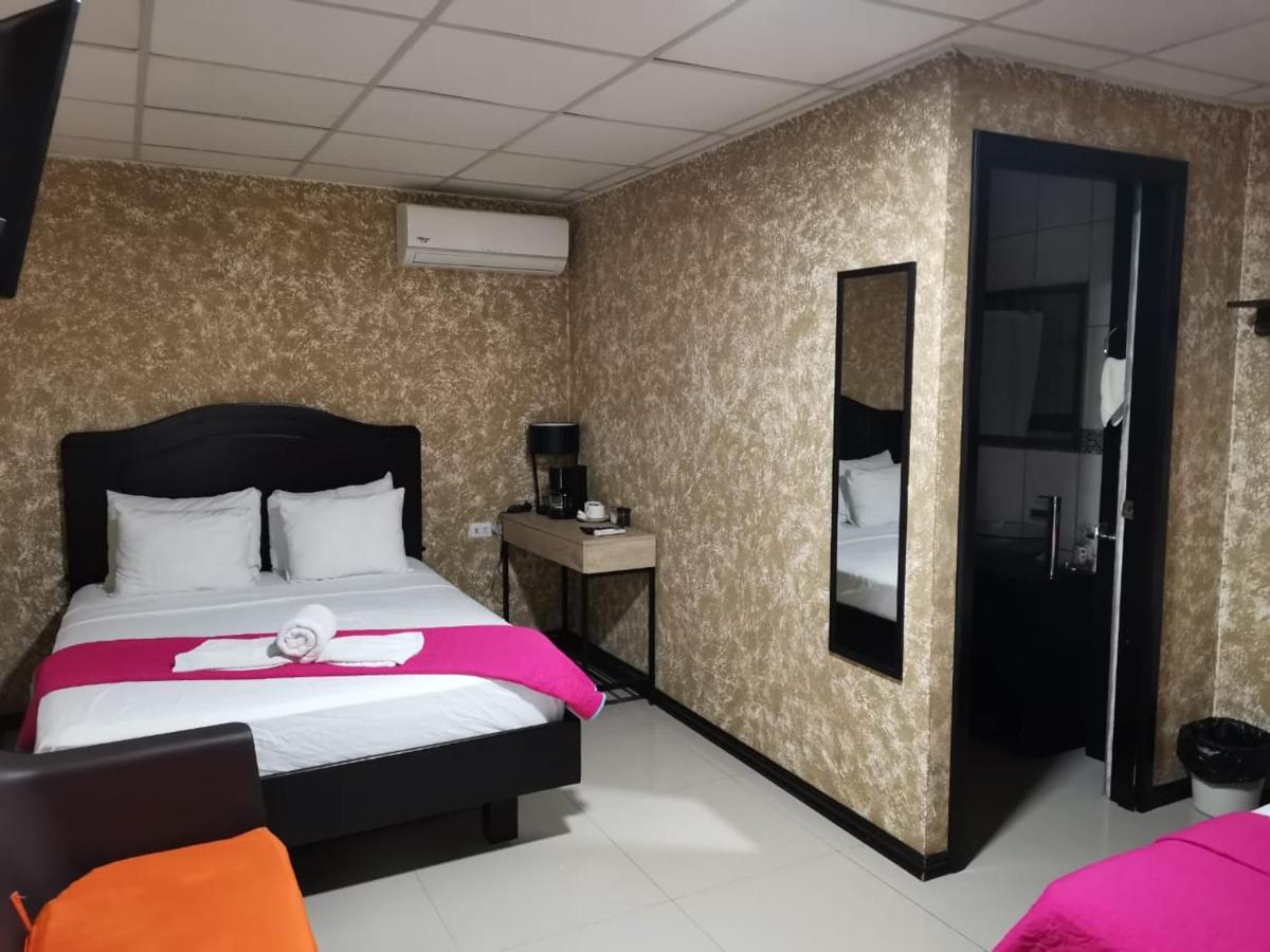 Hotel Palmera Real Hot Springs - Housity