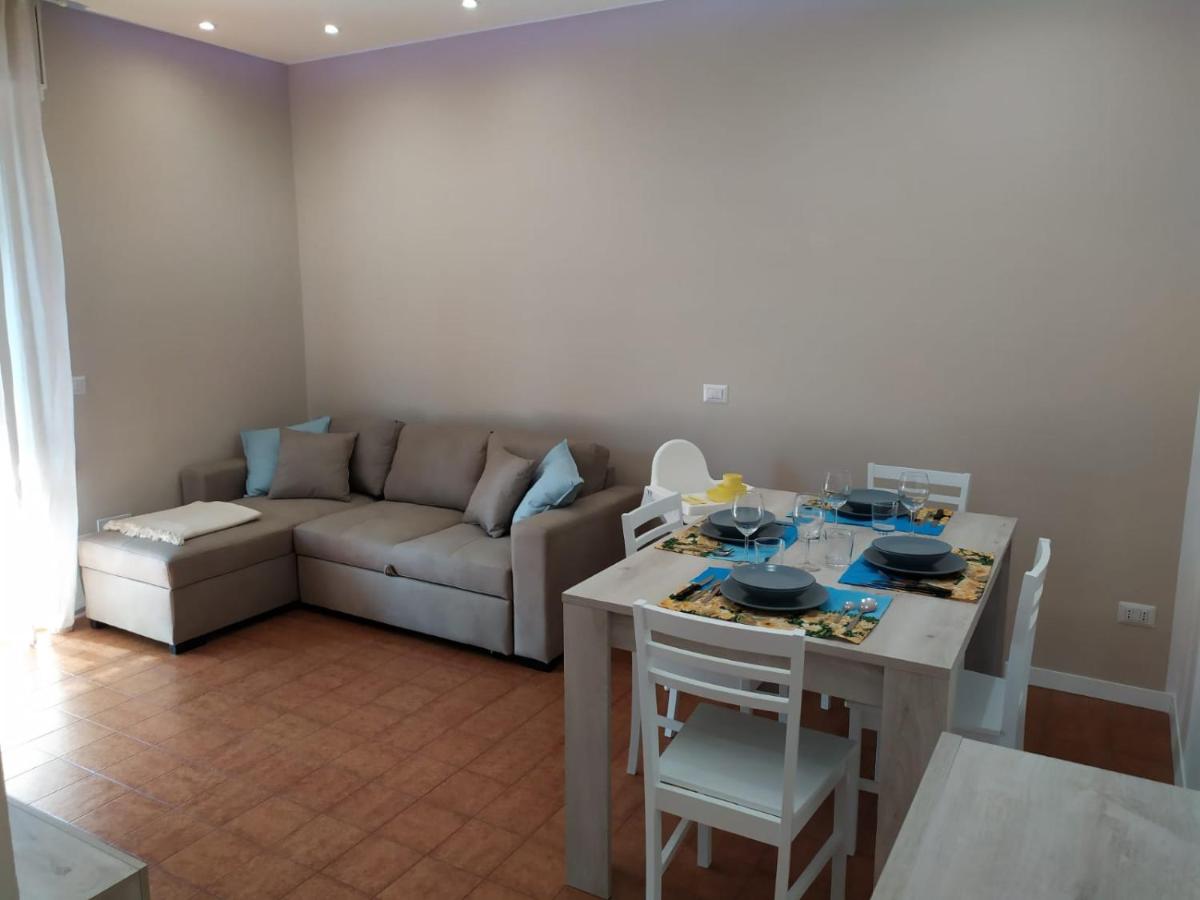 Beach House, 300 m dal mare, Marina di Massa - Housity