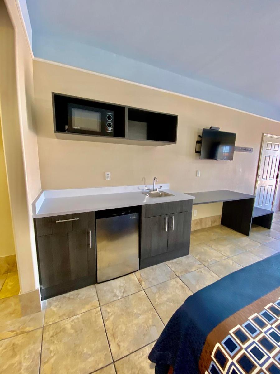 Texas Inn & Suites McAllen at La Plaza Mall and Airport - Housity