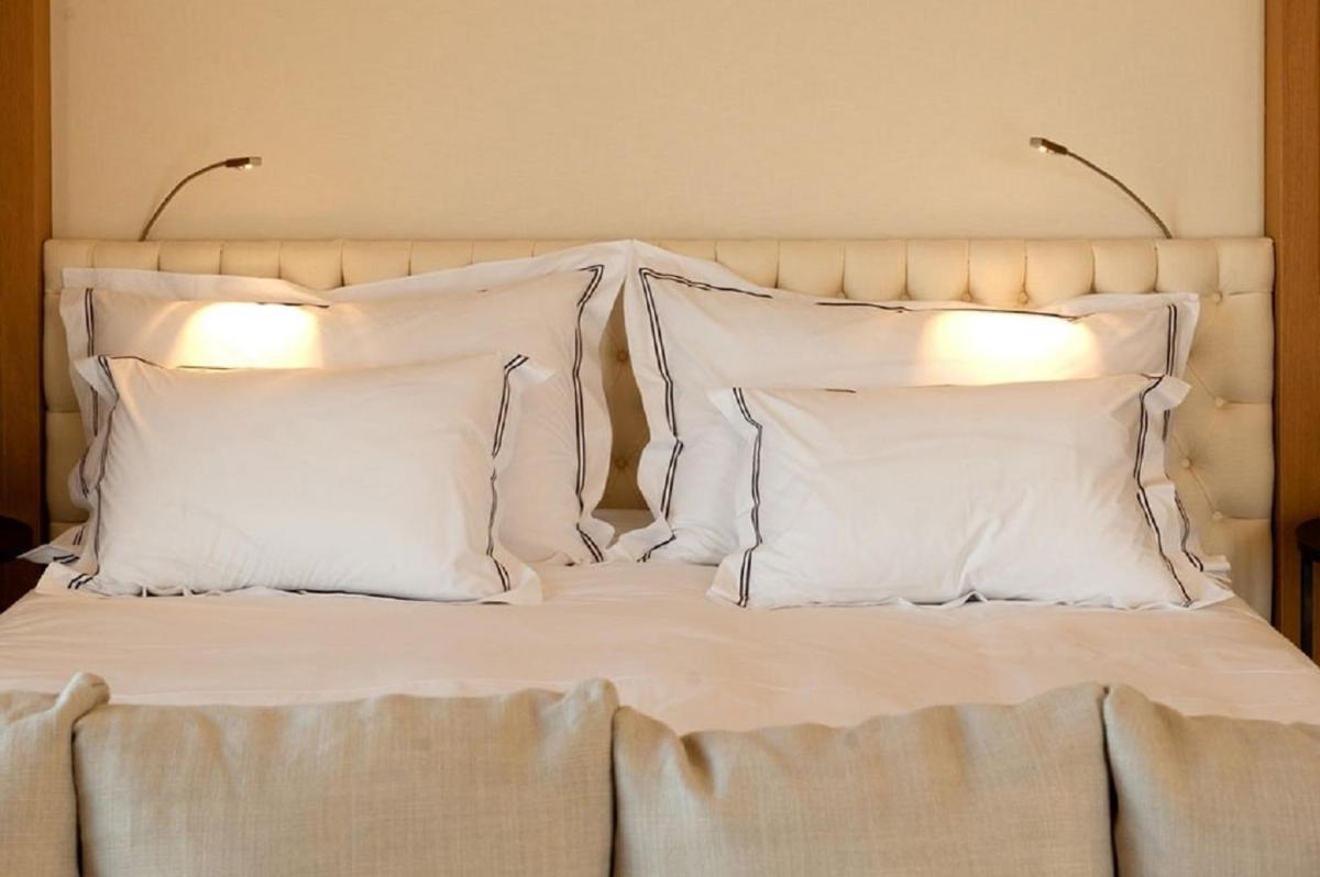 Cama o camas de una habitación en Valbusenda Hotel Bodega & Spa