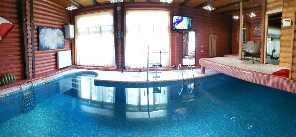 Luxury apartments with pool and sauna in the Villa - Housity