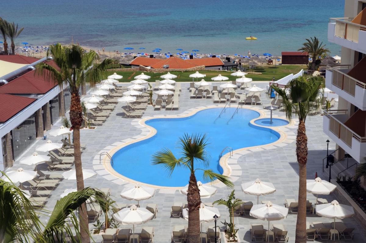 Golden Star Beach - Housity