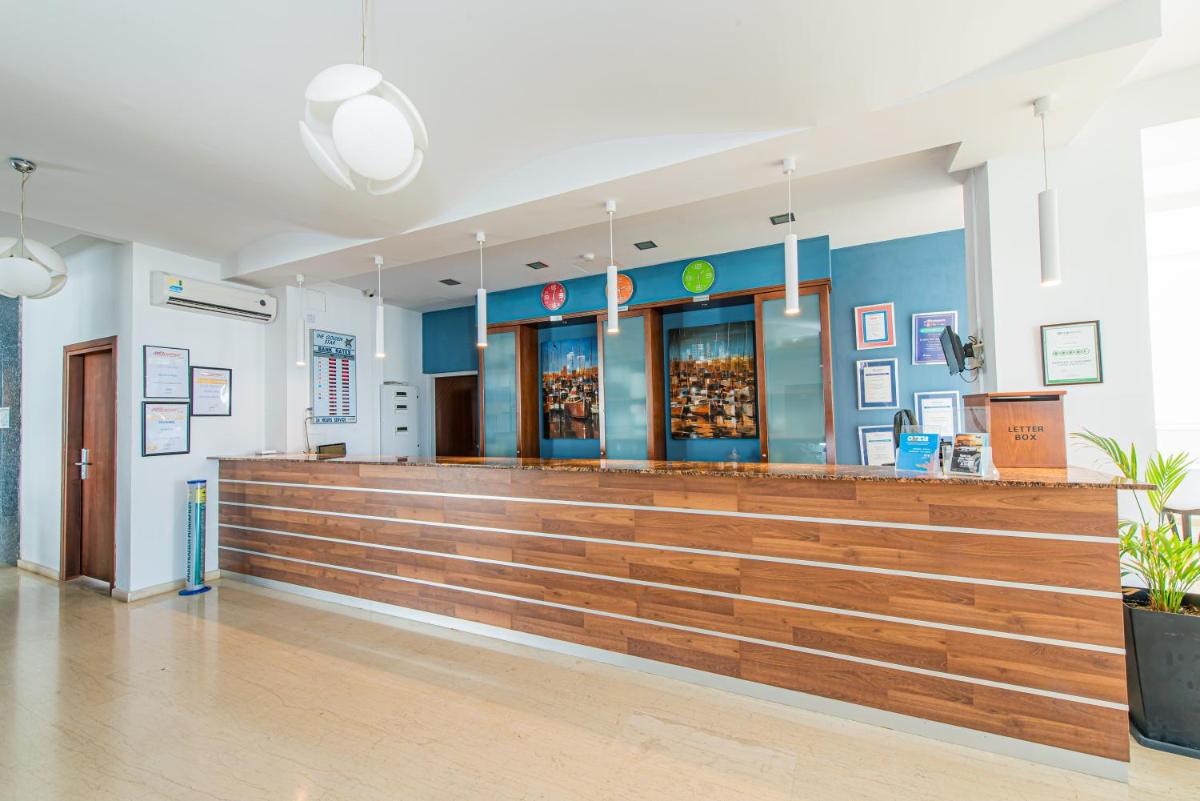 Golden Star Beach - Housity