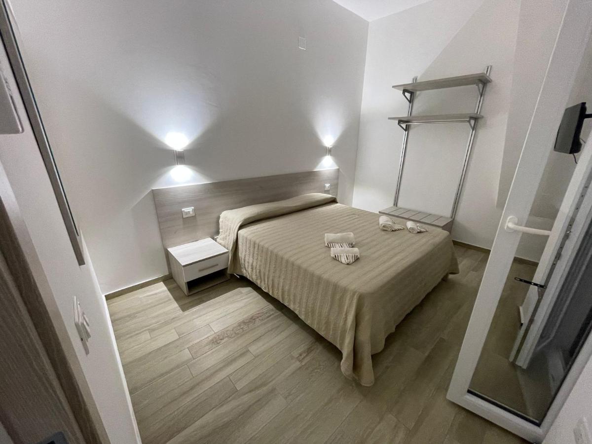 A Pochi Passi dalla Piazza- Vista Mare - Housity