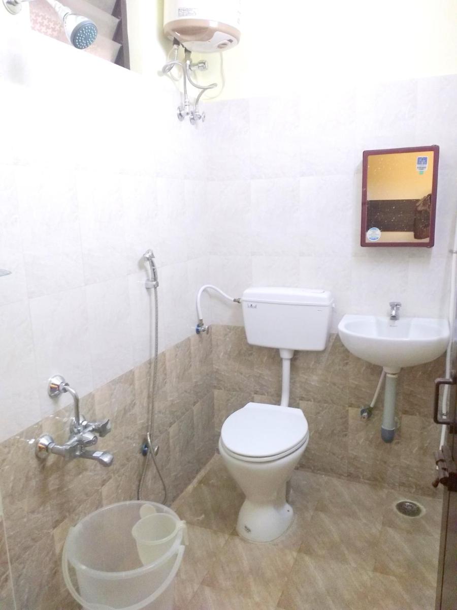 Hotel Amrita Mogappair - Housity