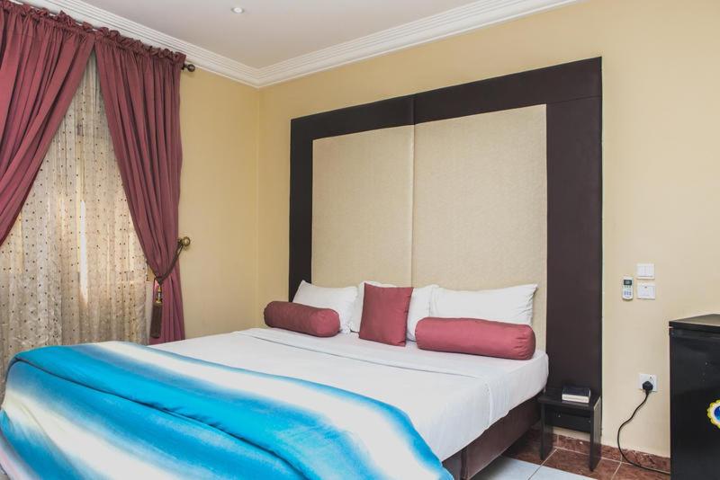 1st Forty Hotel - Housity