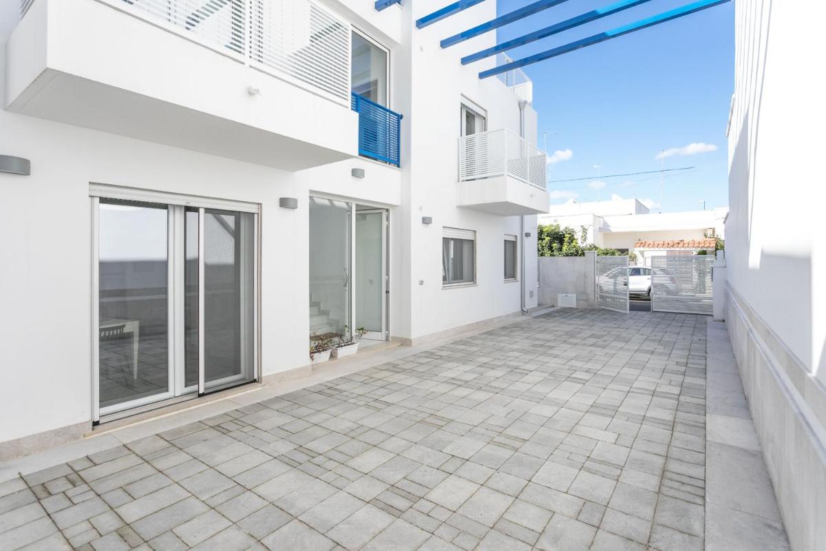 Sunset Holidays - Housity