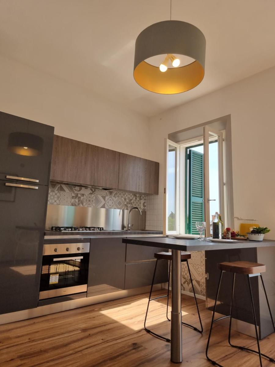 Giulia Butterfly - Housity