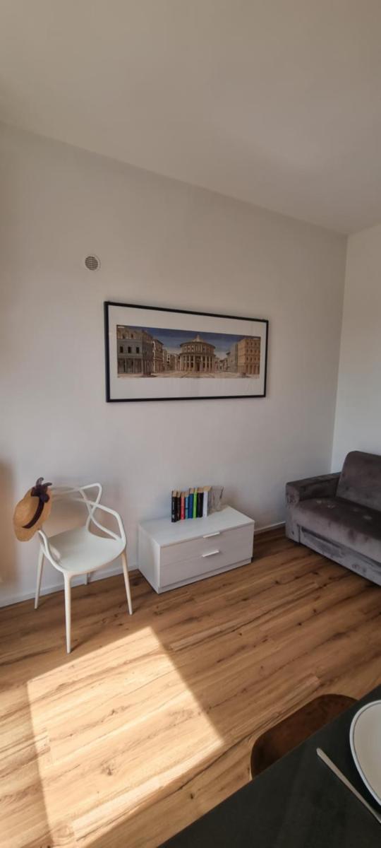 Giulia Butterfly - Housity