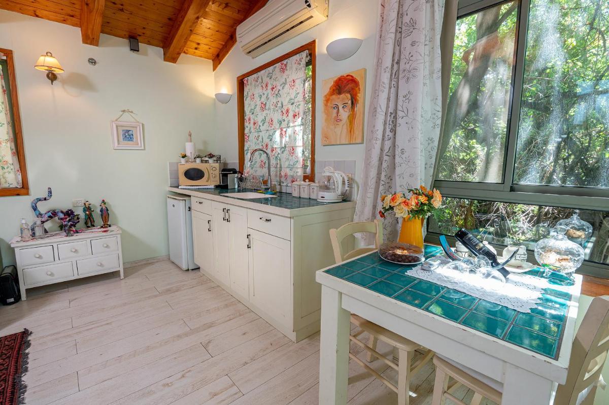 Marom Romance - Housity