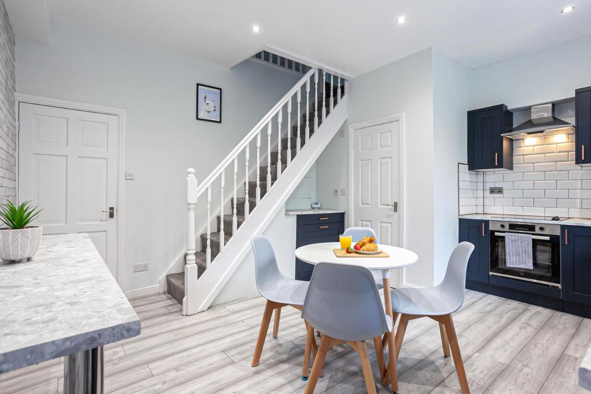 Hacken Lodge - Housity