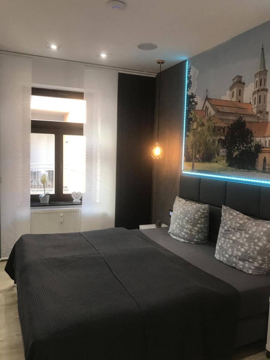 SALZHAUSBLICK BUSINESS APARTMENTS - Zentrale Lage am Salzhaus - MwSt-Rechnung verfügbar - Hizvo