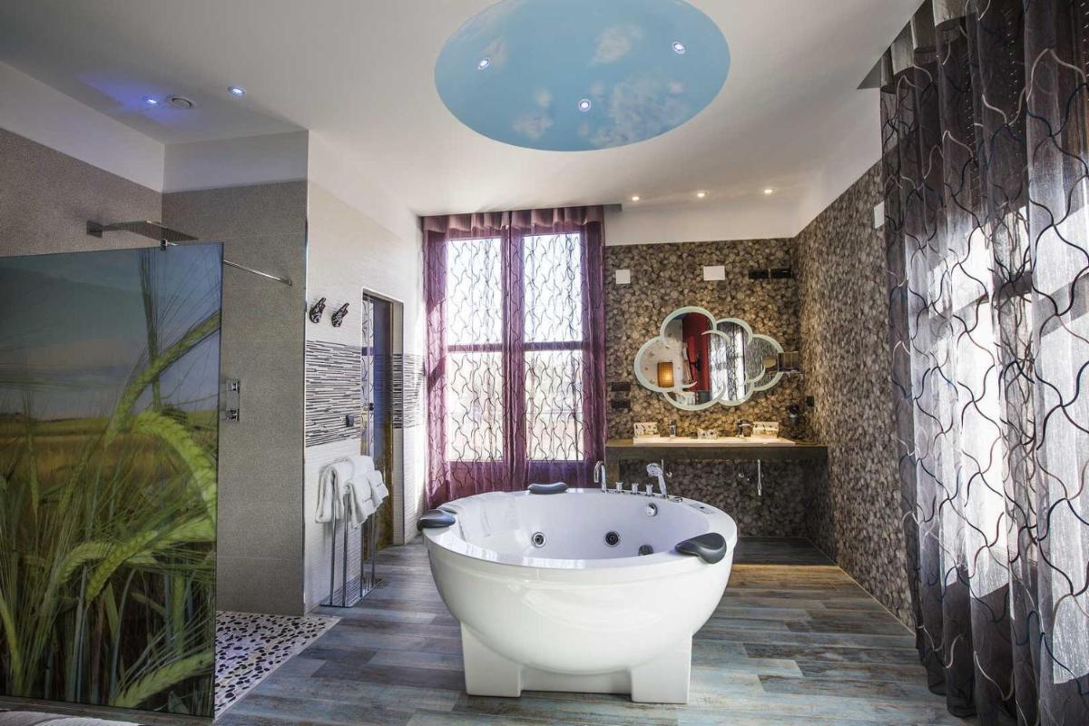 Un baño de Hotel SPA El Lagar de Isilla