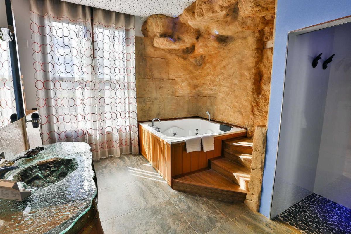 Un baño de Hotel SPA El Lagar de Isilla