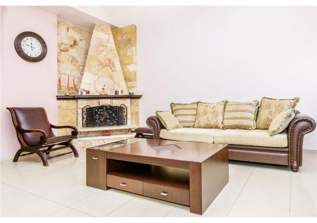 Andronikis House - Housity