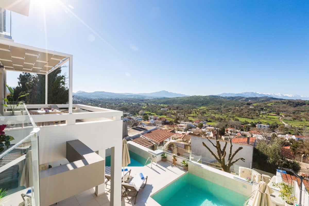 Three Moirai Villa - Housity